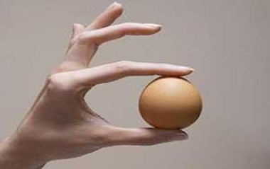 الباحثون يحذرون: سلق البيض يفقده خواصه المضادة للأكسدة